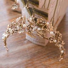 Load image into Gallery viewer, Women's Vintage Baroque Gold Pearl Leaf Tiara