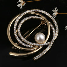 Load image into Gallery viewer, Women's High Quality Vintage Gold Brooch