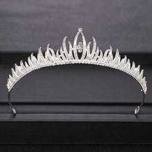 Load image into Gallery viewer, Women's Crown Baroque Headpiece