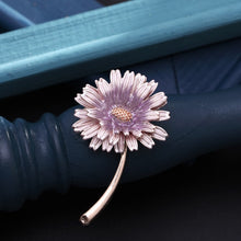Load image into Gallery viewer, Women's High Quality Vintage Gold Brooch