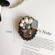 Load image into Gallery viewer, Women's Designer Brooches