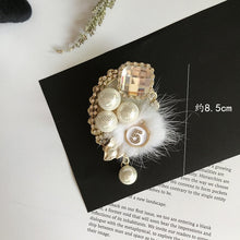 Load image into Gallery viewer, Women's Designer Brooches