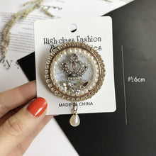 Load image into Gallery viewer, Women's Designer Brooches