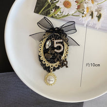 Load image into Gallery viewer, Women's Designer Brooches