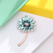 Load image into Gallery viewer, Women's High Quality Vintage Gold Brooch