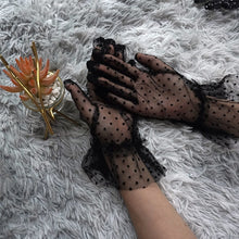 Load image into Gallery viewer, Women's Silk Short Gloves