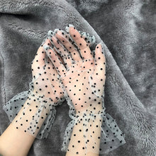 Load image into Gallery viewer, Women's Silk Short Gloves