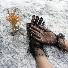 Load image into Gallery viewer, Women's Silk Short Gloves