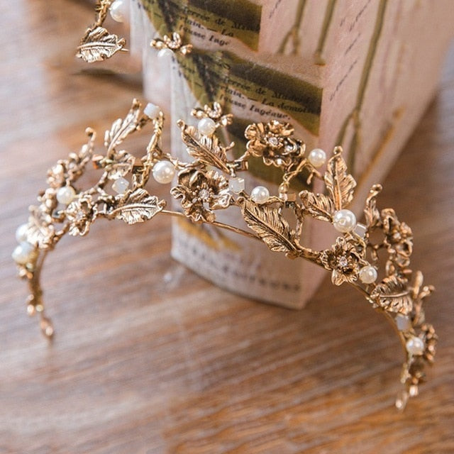 Women's Vintage Baroque Gold Pearl Leaf Tiara