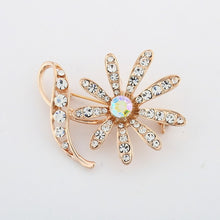 Load image into Gallery viewer, Women&#39;s High Quality Vintage Gold Brooch
