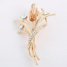 Load image into Gallery viewer, Women&#39;s High Quality Vintage Gold Brooch
