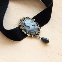 Load image into Gallery viewer, Women&#39;s Vintage Necklace
