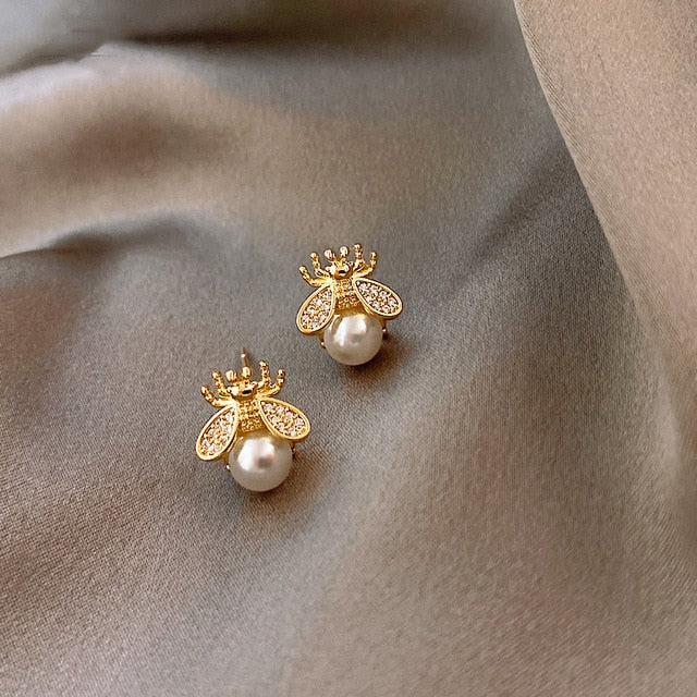 Women's Exquisite Honey Bee Pearl Earrings