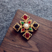 Load image into Gallery viewer, Women&#39;s Baroque Vintage Gold Color Plated Crystal Brooch
