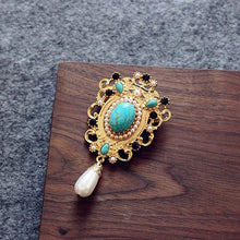 Load image into Gallery viewer, Women&#39;s Baroque Vintage Gold Color Plated Crystal Brooch
