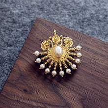 Load image into Gallery viewer, Women&#39;s Baroque Vintage Gold Color Plated Crystal Brooch
