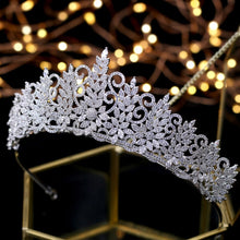 Load image into Gallery viewer, Women&#39;s Queen Tiara Vintage Headpiece
