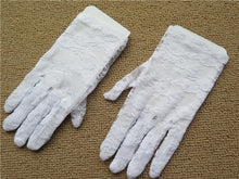 Load image into Gallery viewer, Women&#39;s Vintage Lace Gloves
