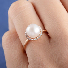 Load image into Gallery viewer, Women&#39;s Classic Simulated Pearl Ring
