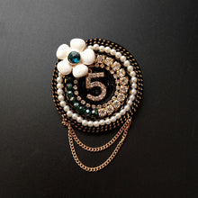 Load image into Gallery viewer, Women&#39;s Retro Vintage Brooch
